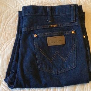 Men’s Wrangler Jeans NWOT.  SIZE 35 x 30